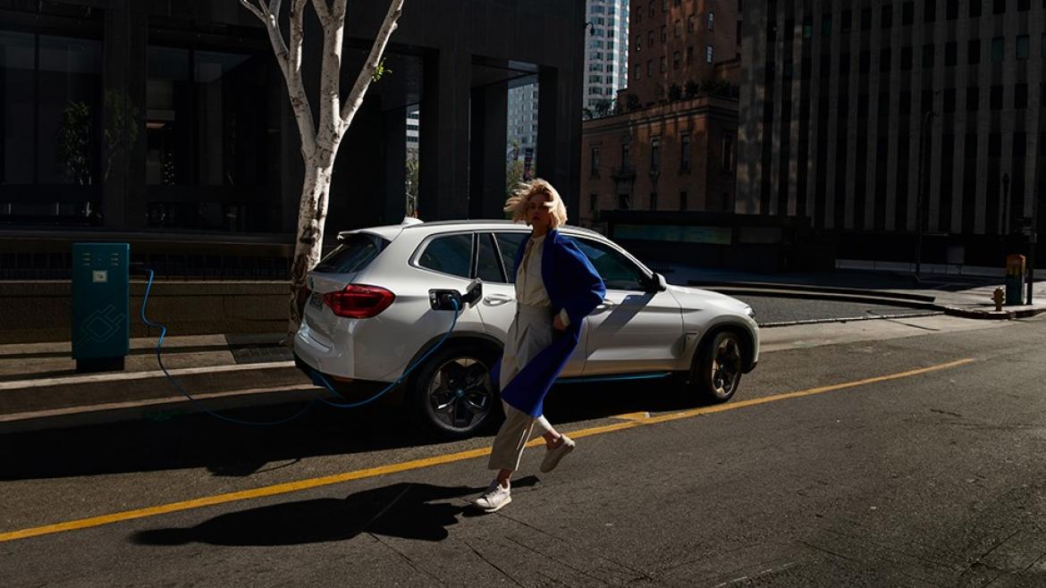 THE iX3
